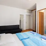 Siesta Beachfront Apartman *