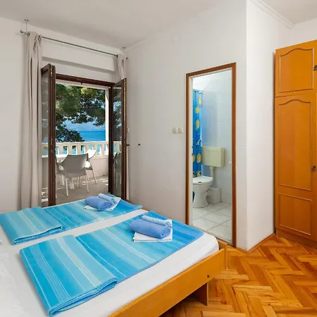Siesta Beachfront * Duće