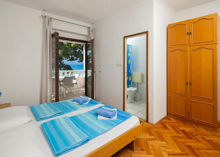 Siesta Beachfront * Duće