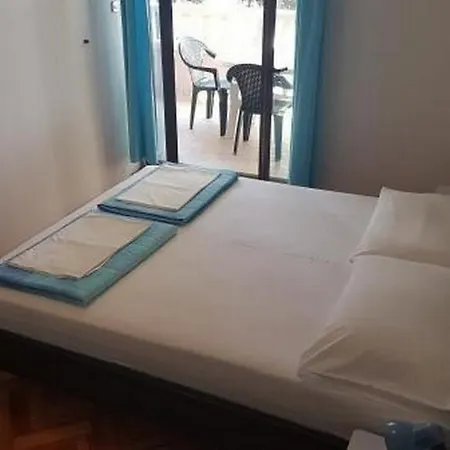 Apartment Siesta Beachfront Duce