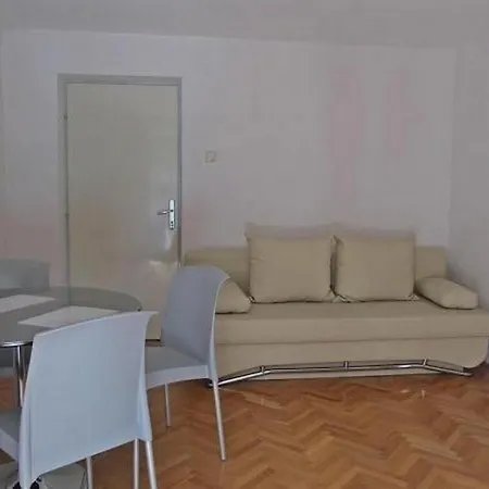 Siesta Beachfront Apartment Duce