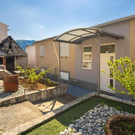 Siesta Beachfront شقة Duće