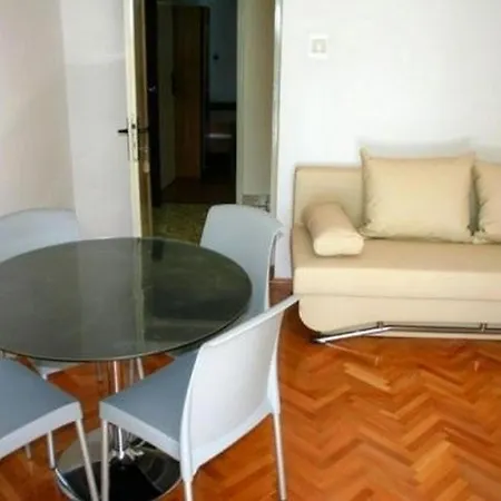 Siesta Beachfront Duće