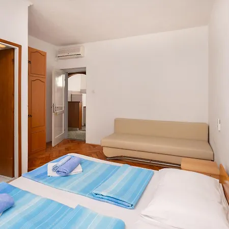 Apartment Siesta Beachfront