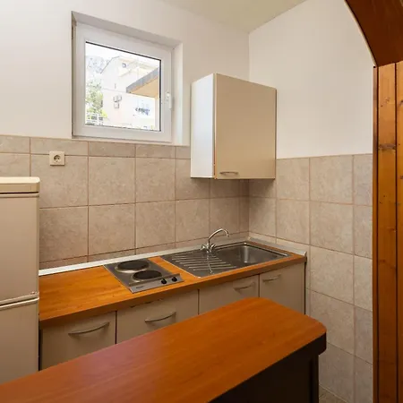 Siesta Beachfront Lägenhet Duće