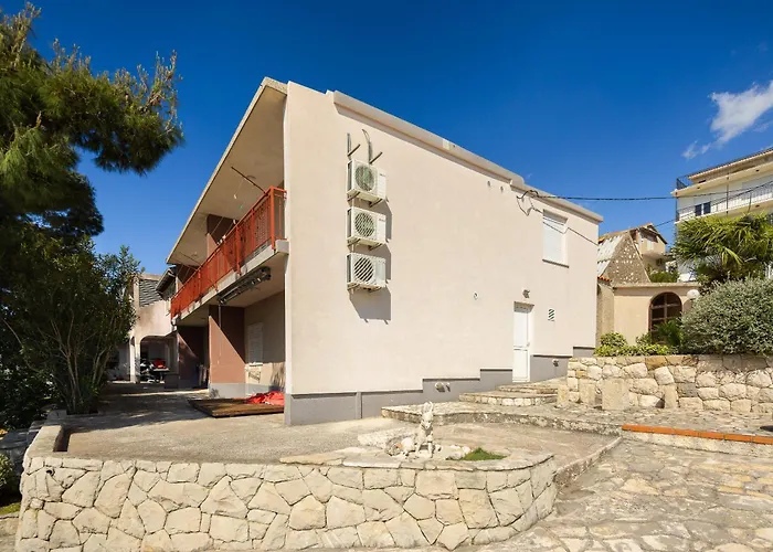 Siesta Beachfront * Duće