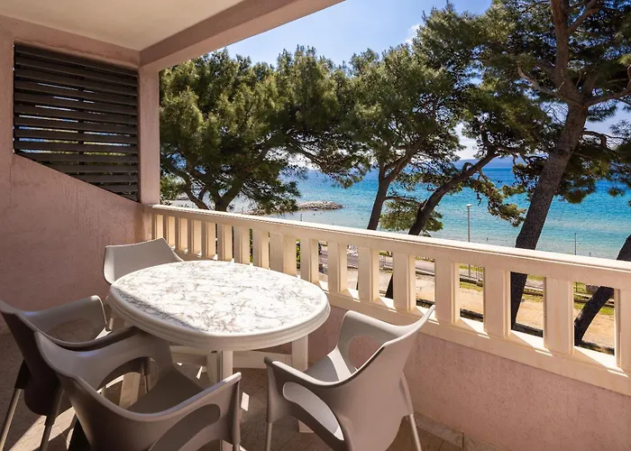 Siesta Beachfront Duće